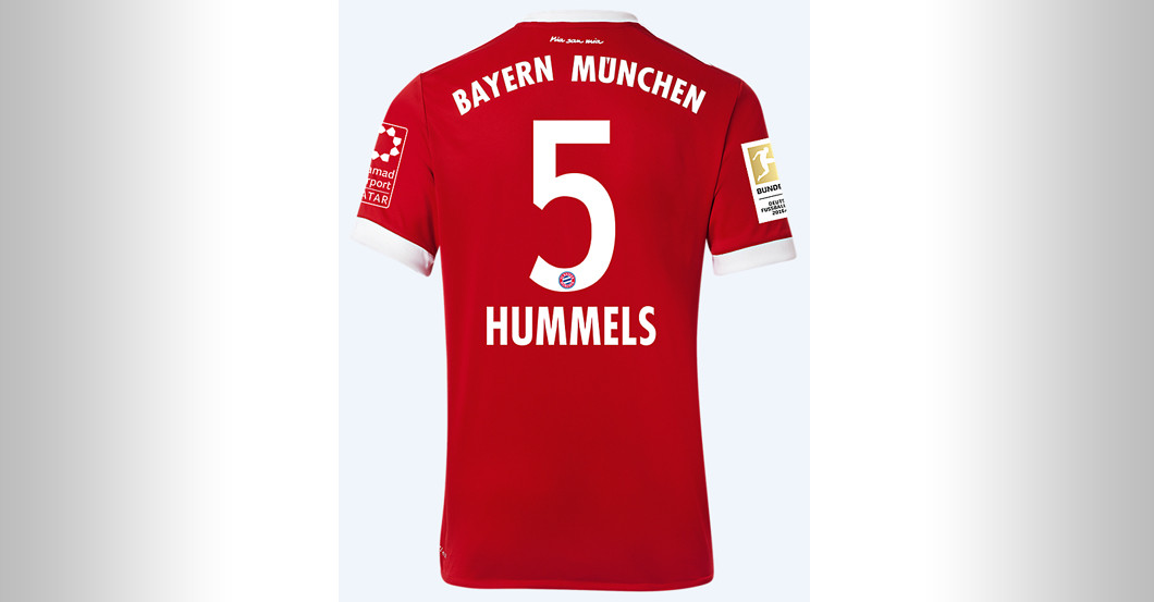 Mats HUMMELS (DO) gives away his jersey after the game, soccer 1st  Bundesliga, 29th matchday, Stock Photo, Picture And Rights Managed Image.  Pic. PAH-405454957