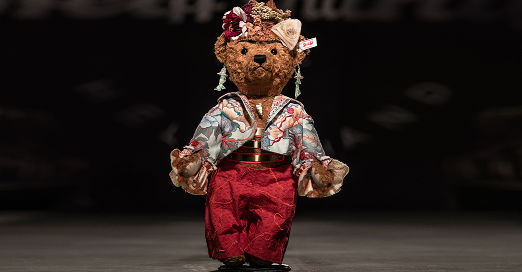 Frida Kahlo Corporation designs Steiff Teddy Bear